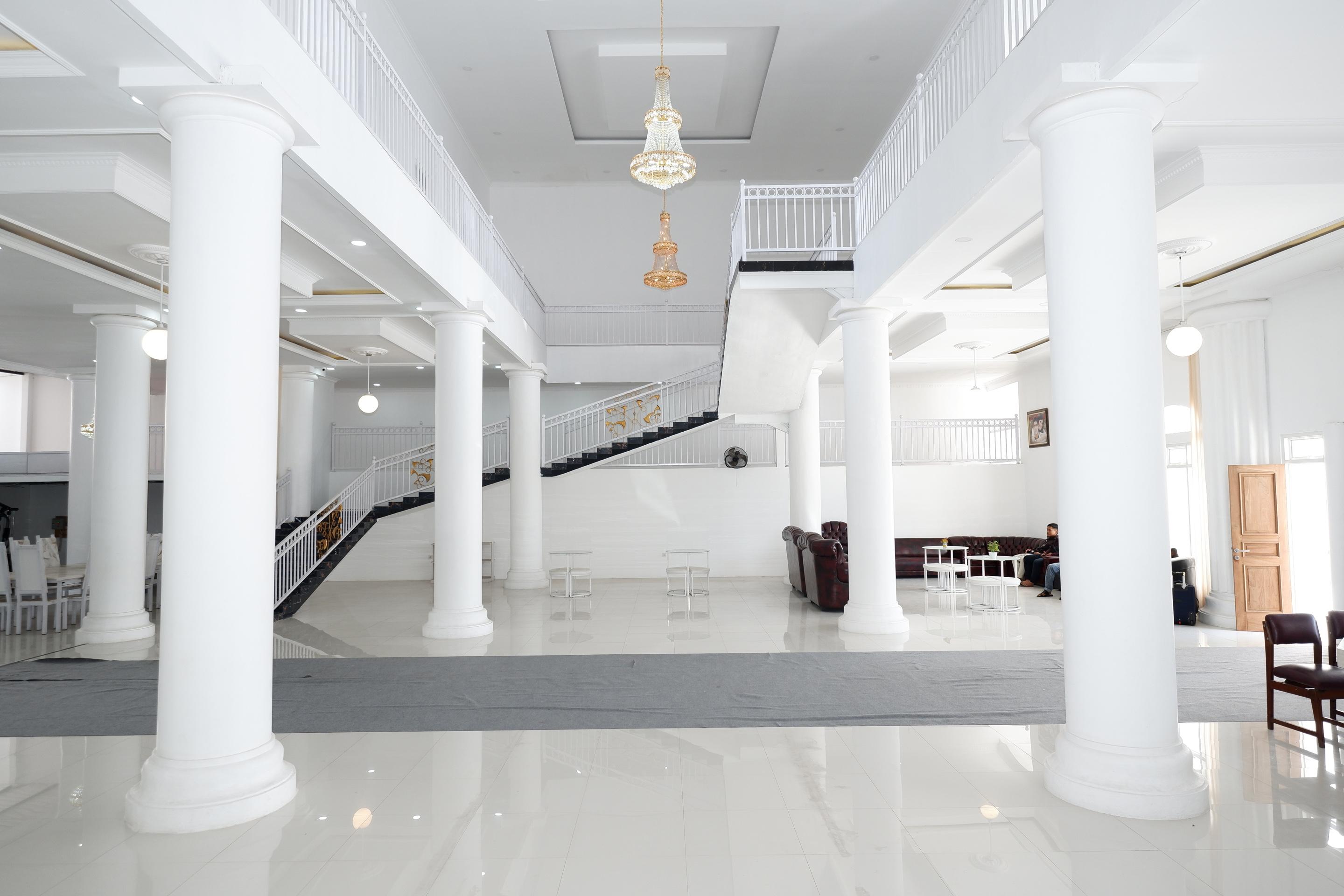 Griya Rw Family Guest House Redpartner Surakarta  Exterior photo