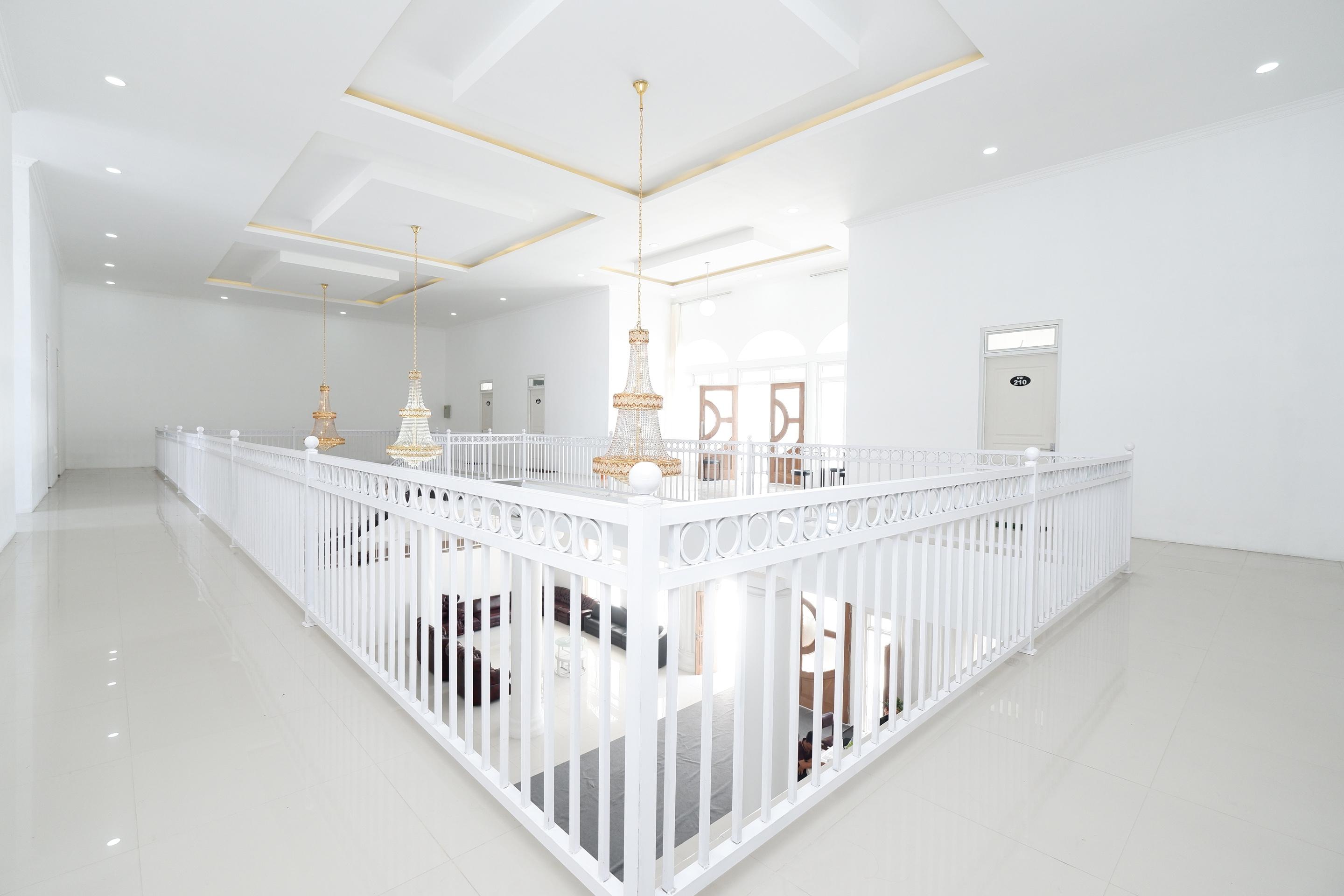 Griya Rw Family Guest House Redpartner Surakarta  Exterior photo
