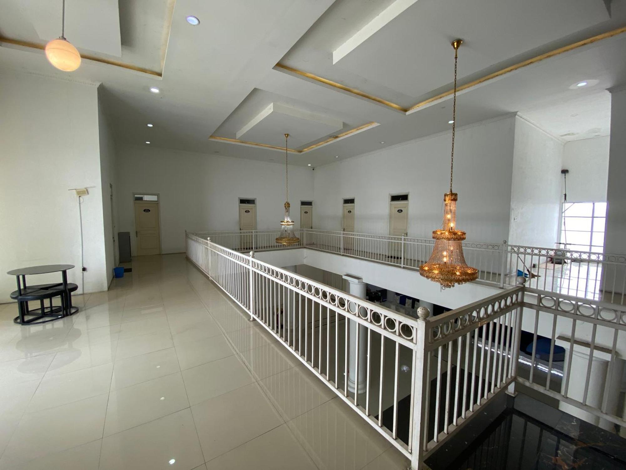 Griya Rw Family Guest House Redpartner Surakarta  Exterior photo