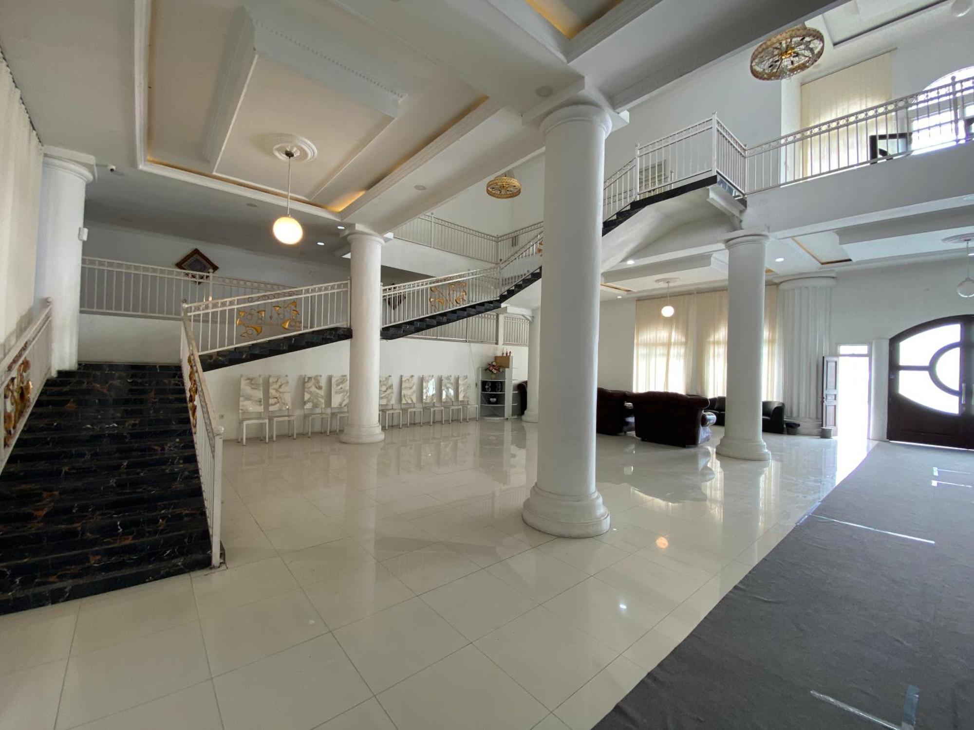 Griya Rw Family Guest House Redpartner Surakarta  Exterior photo
