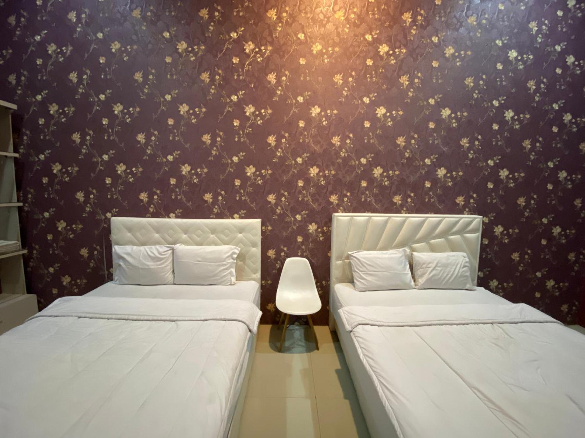 Griya Rw Family Guest House Redpartner Surakarta  Exterior photo